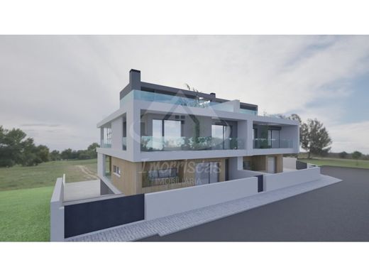 Συγκρότημα ανεξάρτητων κατοικιών σε Λόυρες, Loures