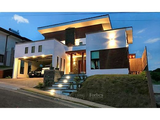 Luxury home in Grecia, Provincia de Alajuela