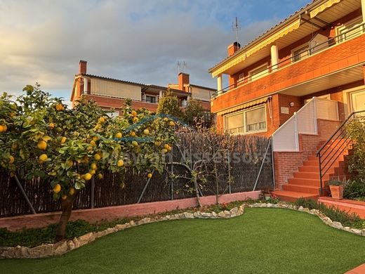 Villa multifamiliale à Sant Quirze del Vallès, Province de Barcelone