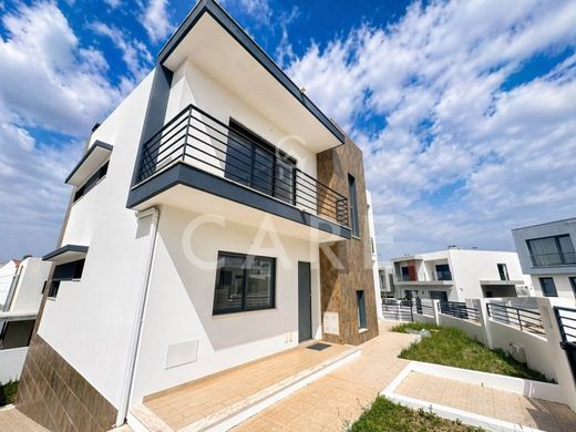 Casa di lusso a Almada, Distrito de Setúbal