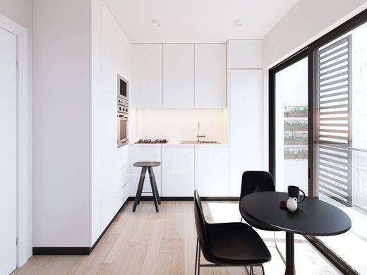 Apartment / Etagenwohnung in Almada, Distrito de Setúbal