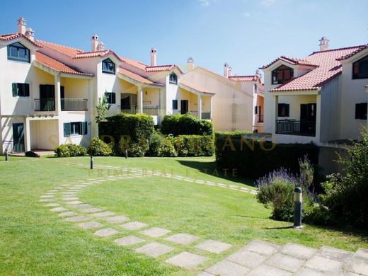 Villa Plurifamiliare a Sintra, Lisbona