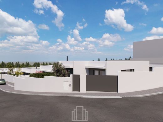 Mehrfamilienhaus in Santa Maria da Feira, Distrito de Aveiro