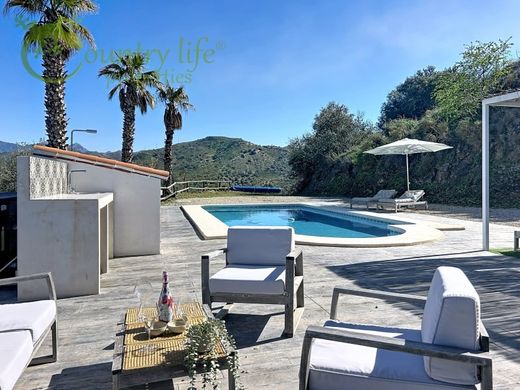 Detached House in Arenas, Malaga
