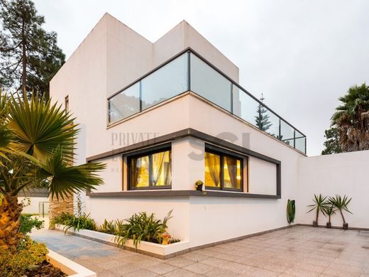 Almada, Distrito de Setúbalの高級住宅