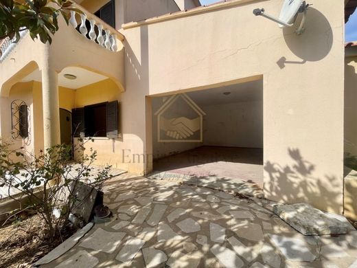 Einfamilienhaus in Silves, Distrito de Faro