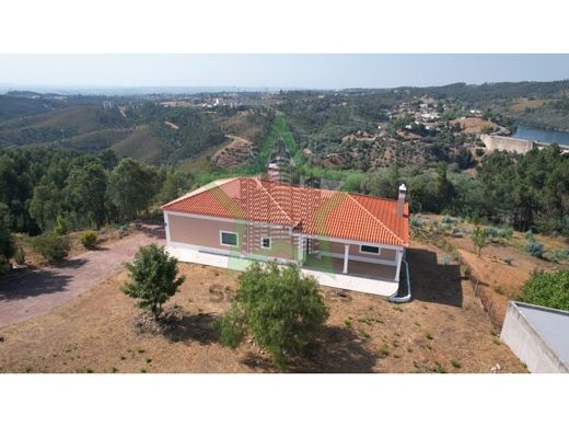 Vrijstaand huis in Abrantes, Distrito de Santarém