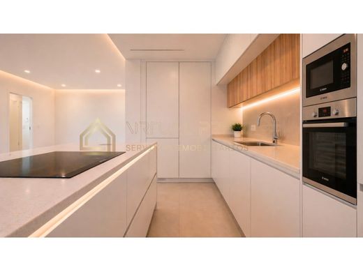 Apartment in Charneca de Caparica, Almada