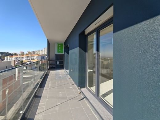 Apartment / Etagenwohnung in Loures, Lissabon