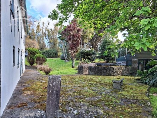 Detached House in Horta, Azores