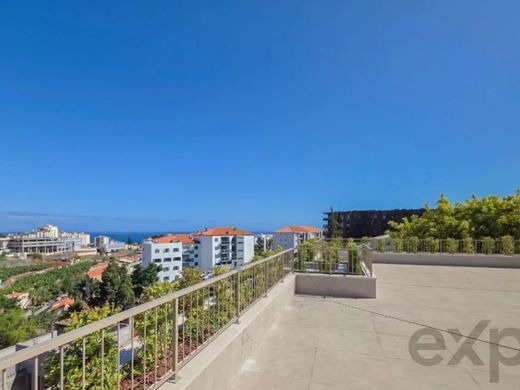 Apartment / Etagenwohnung in Funchal, Madeira
