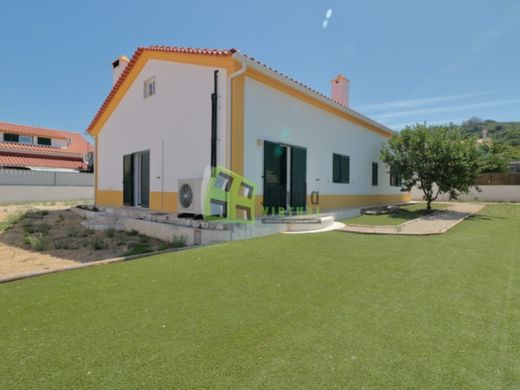 بيت مستقل ﻓﻲ Palmela, Distrito de Setúbal