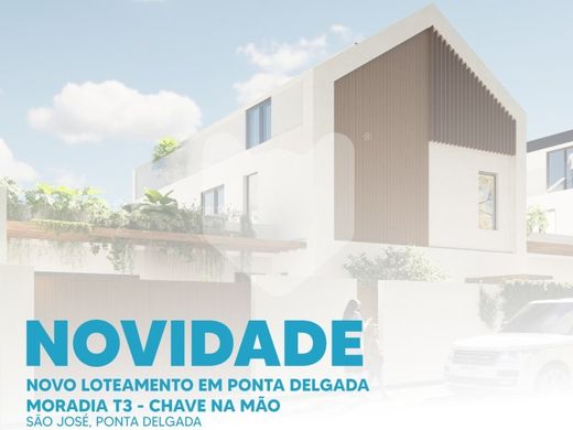 Grond in Ponta Delgada, Azores