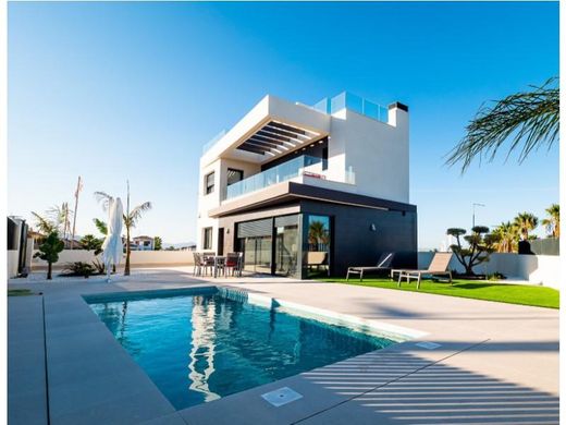Luxury home in Algorfa, Alicante