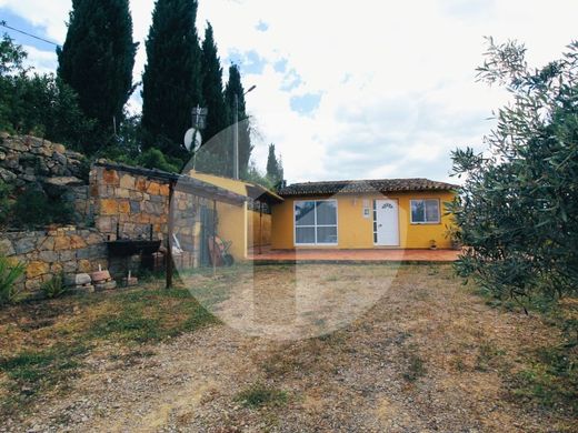Einfamilienhaus in Faro, Distrito de Faro