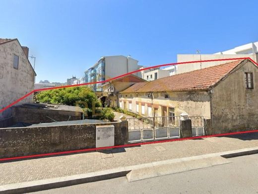 Twee-onder-een-kapwoning in Póvoa de Varzim, Distrito do Porto