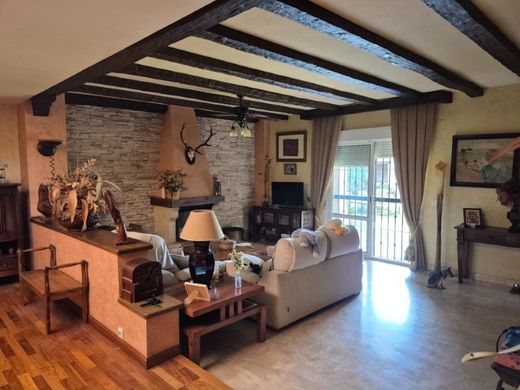 Semidetached House in Dos Hermanas, Province of Seville