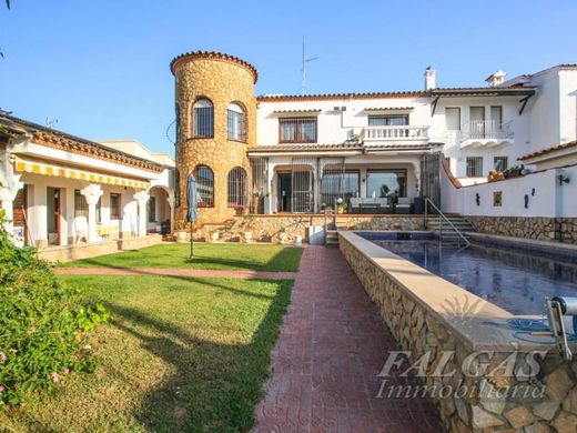 Luxury home in Empuriabrava, Province of Girona