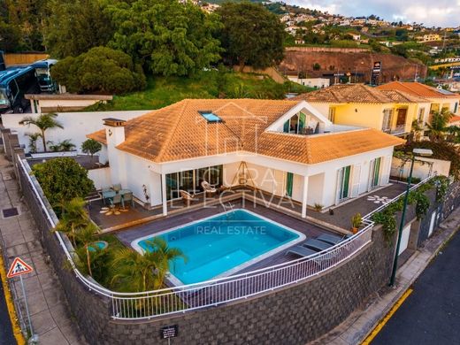 Funchal, Madeiraの一戸建て住宅