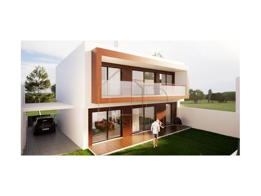 Vrijstaand huis in Barreiro, Distrito de Setúbal
