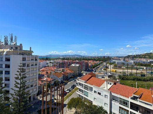Apartment in Almada, Distrito de Setúbal
