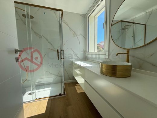 Apartment / Etagenwohnung in Sesimbra, Distrito de Setúbal