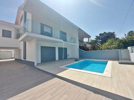 Almada, Distrito de Setúbalのマルチファミリーヴィラ