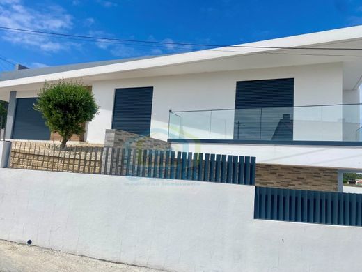 Detached House in Torres Vedras, Lisbon