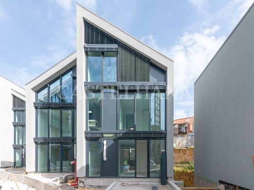 Apartment / Etagenwohnung in Lissabon, Lisbon