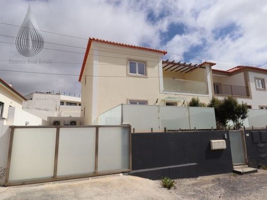 Villa Plurifamiliare a Lourinhã, Lisbona