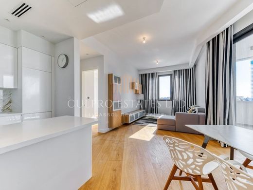 Apartment / Etagenwohnung in Germasógeia, Limassol District