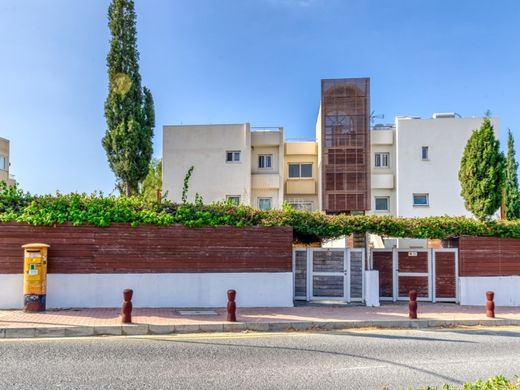 Residential complexes in Parekklisha, Parekklisiá