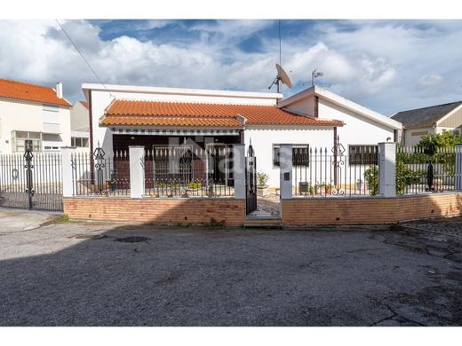 Vrijstaand huis in Seixal, Distrito de Setúbal