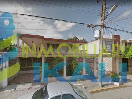 Casa de luxo - Poza Rica de Hidalgo, Estado de Veracruz-Llave