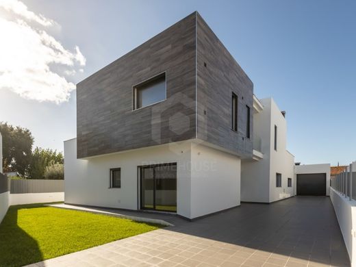 Einfamilienhaus in Setúbal, Distrito de Setúbal
