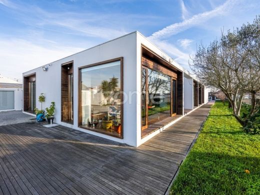Casa di lusso a Ovar, Distrito de Aveiro