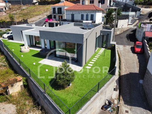 Detached House in Ribeira Brava, Madeira