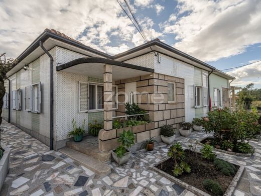 Luxury home in Maia, Distrito do Porto