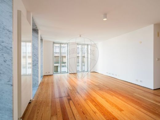 Apartment / Etagenwohnung in Avenidas Novas, Lisbon