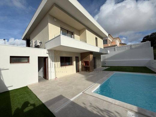 Luksusowy dom w Charneca de Caparica, Almada