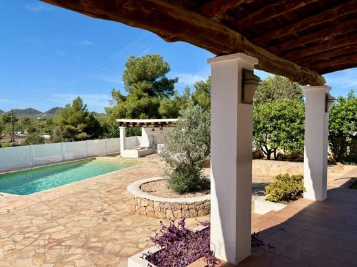 Luxe woning in Santa Eulària des Riu, Balearen