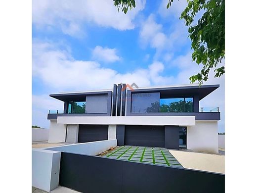 Συγκρότημα ανεξάρτητων κατοικιών σε Αβέιρο, Aveiro