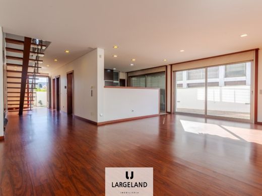 Luxury home in Santa Maria da Feira, Aveiro