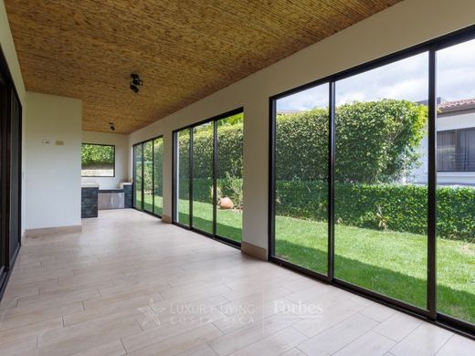 Luxury home in Santa Ana, Provincia de San José