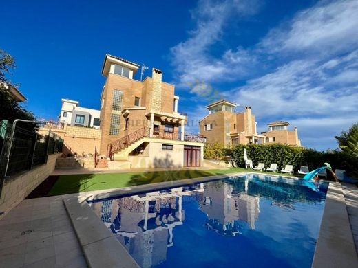 Luxury home in la Nucia, Alicante