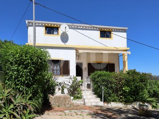 Элитный дом, Лола, Loulé