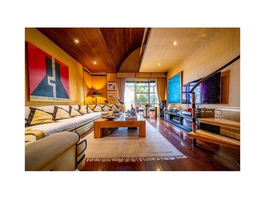 Attico a Lumiar, Lisbon