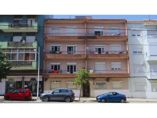 Appartementencomplex in Almada, Distrito de Setúbal