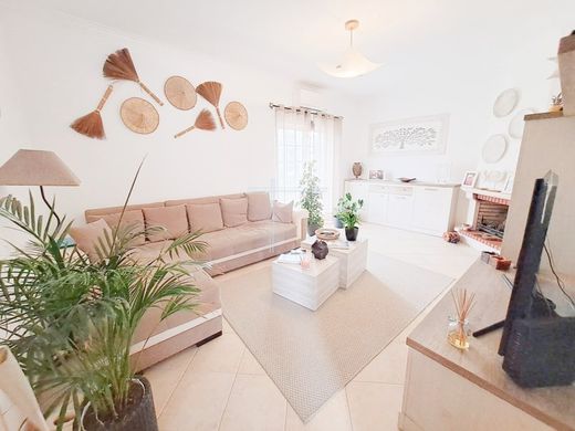 Chalet Pareado en Seixal, Setúbal