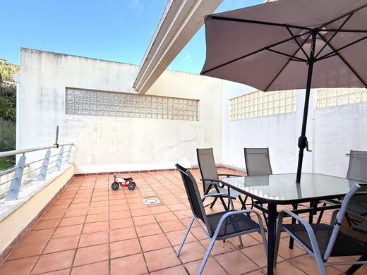 Apartment / Etagenwohnung in Sesimbra, Distrito de Setúbal
